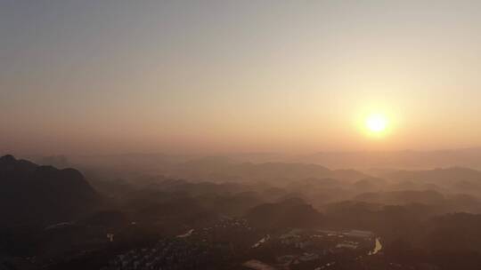 航拍清晨大山日出迷雾剪影