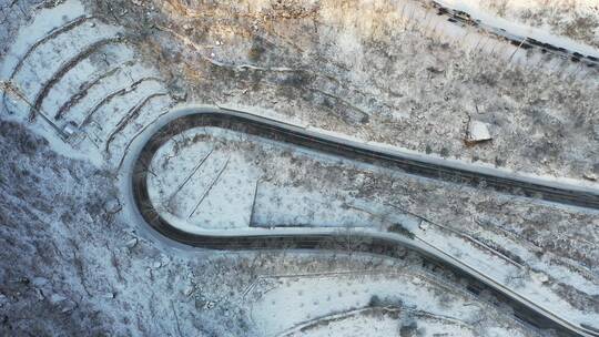 航拍北京门头沟雪后的山区道路