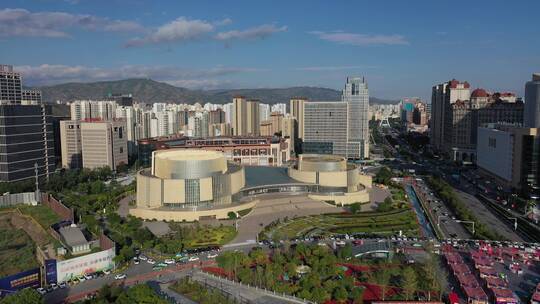 西宁海湖广场青海科学技术馆繁华城市风光