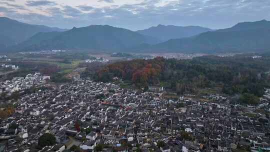 安徽黄山宏村徽派建筑群秋色晴天航拍