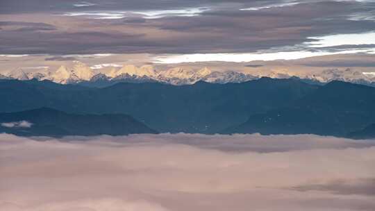 尼泊尔 日照金山 喜马拉雅山脉 珠峰视频素材模板下载