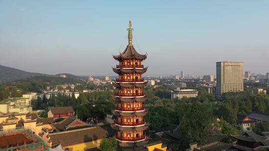 南京鼓楼古鸡鸣寺古建筑城市地标风光航拍