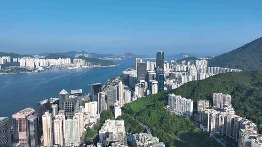 航拍香港维多利亚港城市天际线万里无云风景