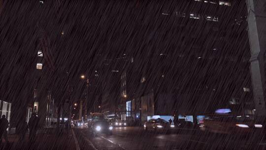 暴雨期间纽约第五大道的交通在夜间延时