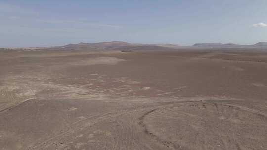 帕拉卡斯秘鲁海岸附近广阔的沙漠沙丘