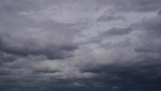 乌云延时天空阴天暴风雨来临台风天气阴雨天