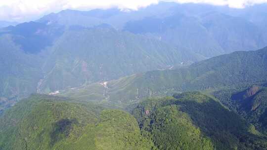 航拍武夷山黄岗山最高峰峡谷草甸森林云海