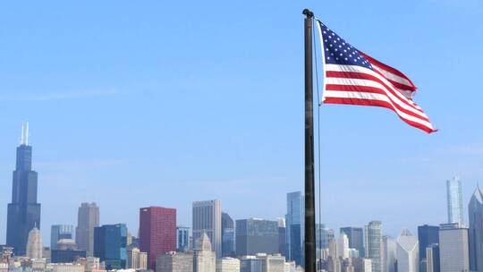 美国国旗和芝加哥天际线视频素材模板下载
