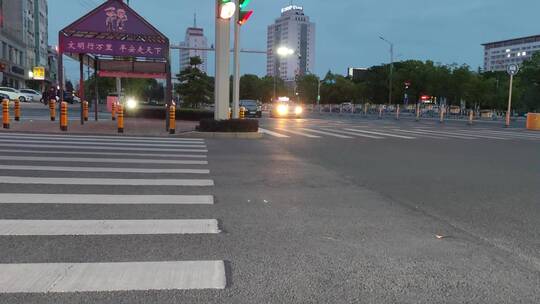 城市街道马路路上景象实拍