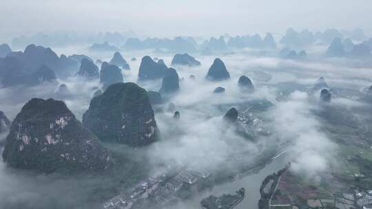 桂林山水阳朔遇龙河鸟瞰图群山云海云雾