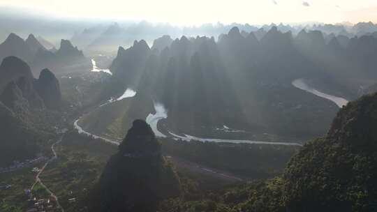 航拍桂林青山绿水群山生态清晨美景