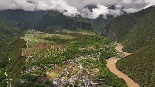 云南丙中洛怒江大峡谷航拍自然风光