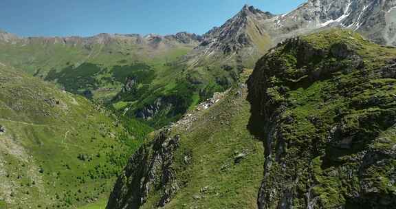 山谷，峡谷，山脉，多山的