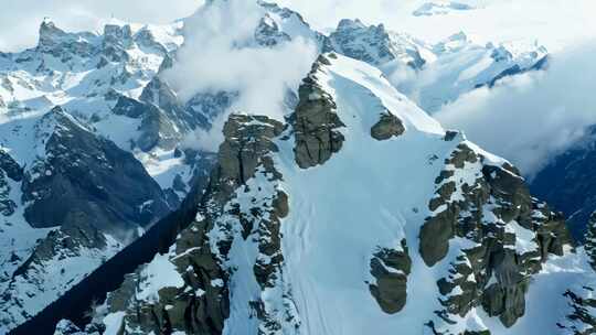 雪山 山峰