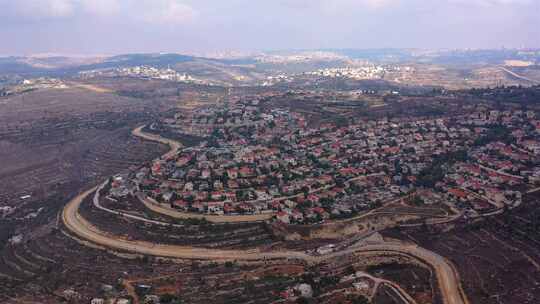 以色列犹太人定居点Har adar上空的航拍镜头