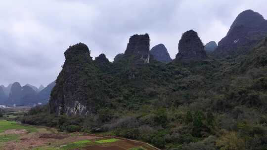 航拍广西阳朔喀斯特山区乡村田园风光