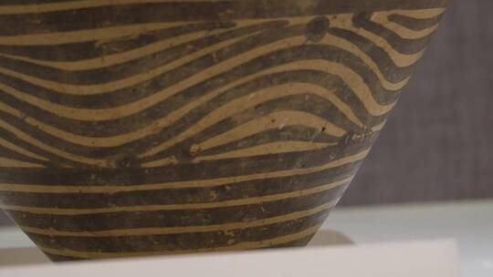 原始社会河姆渡人陶罐彩绘