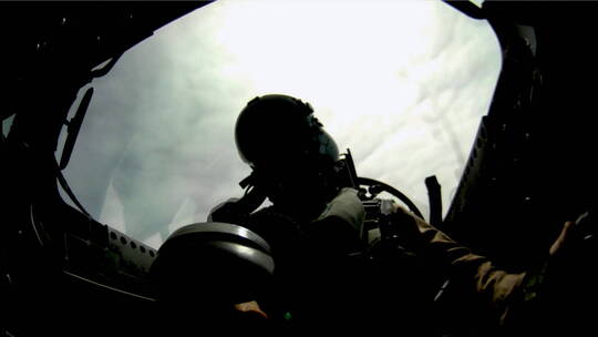 拍摄驾驶舱的战斗机视频素材模板下载