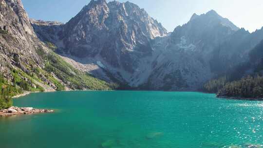 科尔查克湖，山，湖，树