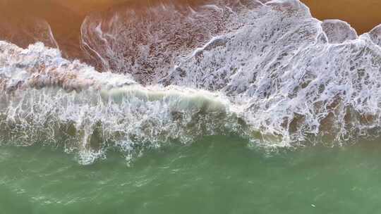 海浪海波沙滩海浪拍打沙滩航拍