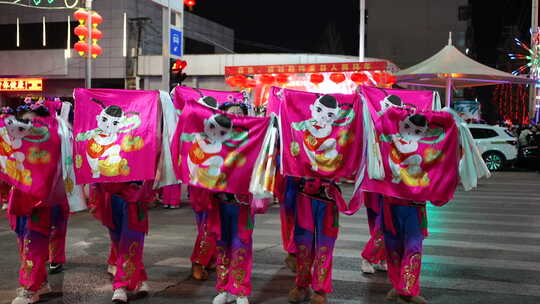 夜间街头传统服饰舞蹈表演元宵节社会