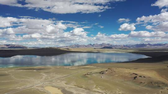 西藏阿里环线藏北错呐错湖泊自然风光视频素材模板下载