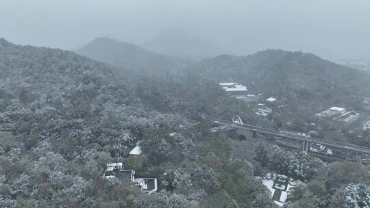 航拍西湖大雪