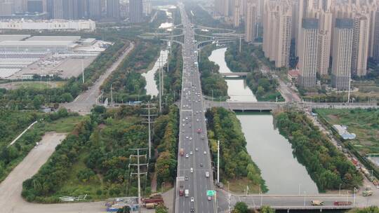 航拍湖北武汉南二环高架桥交通