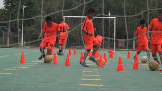 小学生社团活动足球训练1视频素材模板下载