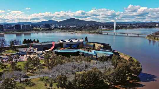 城市航拍澳大利亚国家博物馆国会大厦天际线视频素材模板下载