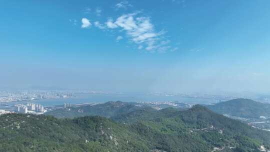 厦门山峰航拍城市山脉群山海洋厦门海峡风景