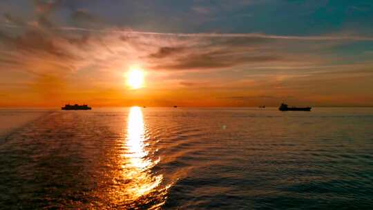 夕阳余晖洒在海面上 湖面晚霞落日视频素材模板下载