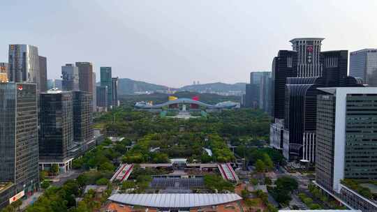 远眺深圳市民中心