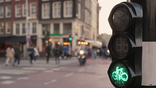 骑单车的交通灯
