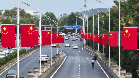 武汉航拍中北路高架桥红旗国旗国庆车流地标