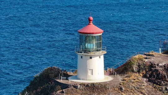 蓝太平洋灯塔历史建筑特写航拍