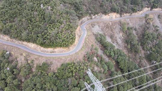 航拍 山峰 山路