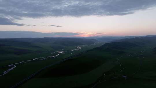 内蒙古的山脉 云海 大草原
