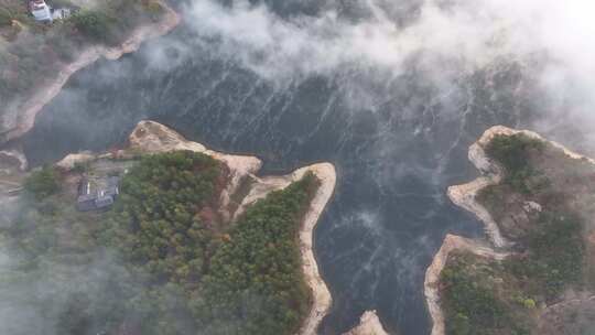 湖北黄冈罗田大别山天堂湖湖面晨雾云海