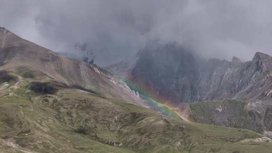 西藏亚东县卓木拉日雪山