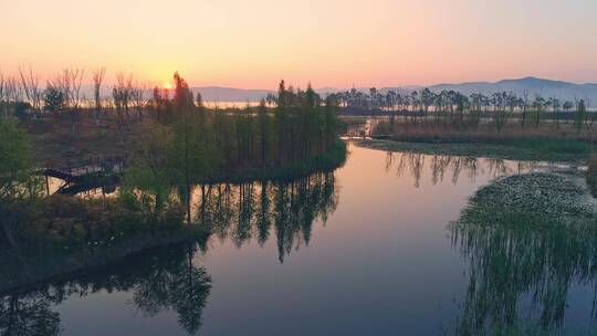 日出时的南滇池国家湿地公园日出航拍