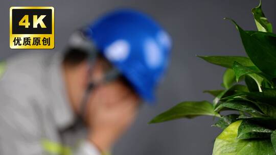 建筑工人访谈基层工人采访生活压力大懊恼