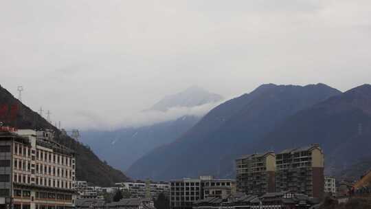 川西泸定牛背山