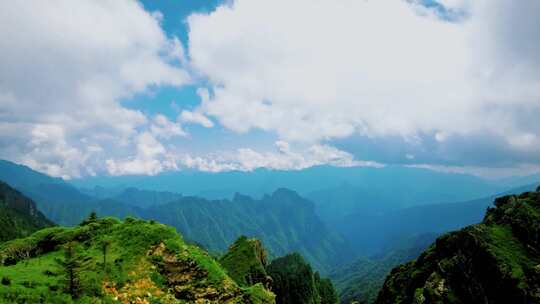 山峦云海自然风光全景