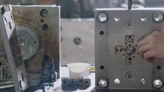 慢镜头模具工厂视频CNC数控金属手工检测