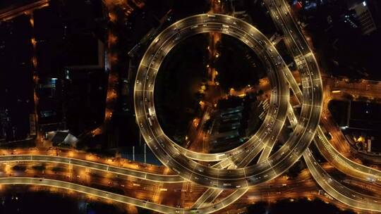 中国晚间通勤-无人机拍摄上海南浦高架公路