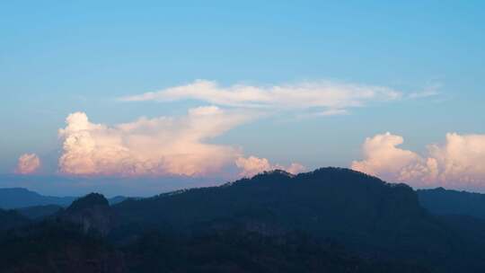 山峰日落延时山峰日出武夷山天空晚霞风景