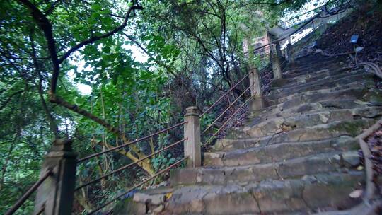 阳朔公园里的登山古道