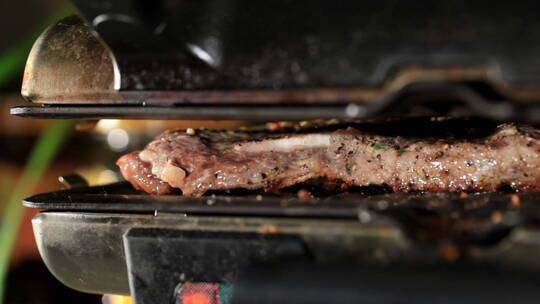 烤架上的肉视频素材模板下载
