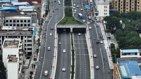 城市隧道口车流视频素材模板下载